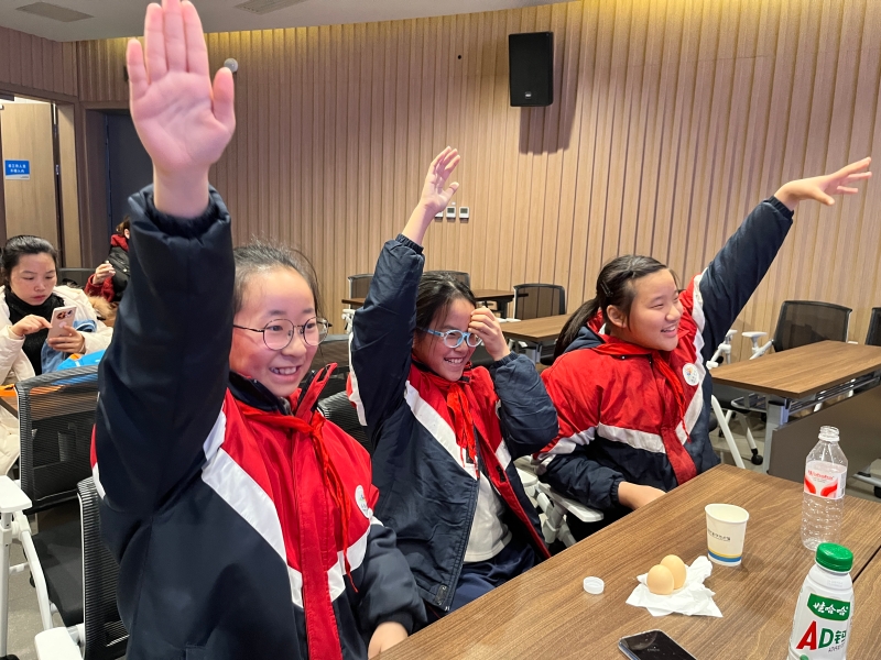 ��ѧ��ǣ��Сѧ�����ڿƼ�����Ȥѧ�����ǻ�